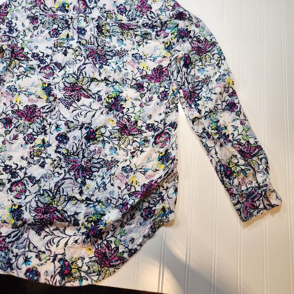 Relativity Medium Long Sleeve Button Up Medium Floral Blouse - Picture 10 of 10